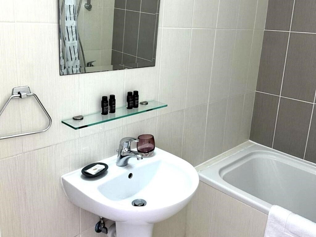 Фотографія Elysia Park - 2 Bed Seaview Apt 3*