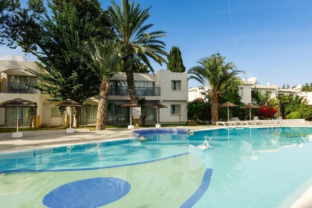 Отель Resitour - Paphos Gardens 3*