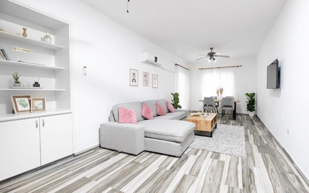Картинка Beautiful Apartment in Harbour Paphos, Central & Close to Beach 3*