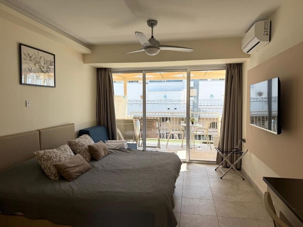 Картинка Harbour Lights Studio Apartments 3*