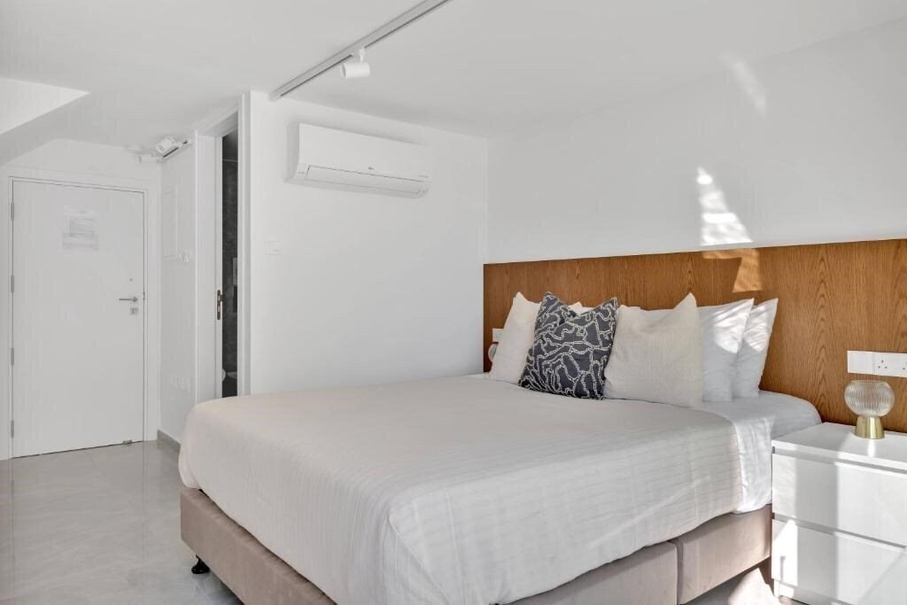 Фотографія Phaedrus Living: Alkminis Seaview Suites Mare 3*