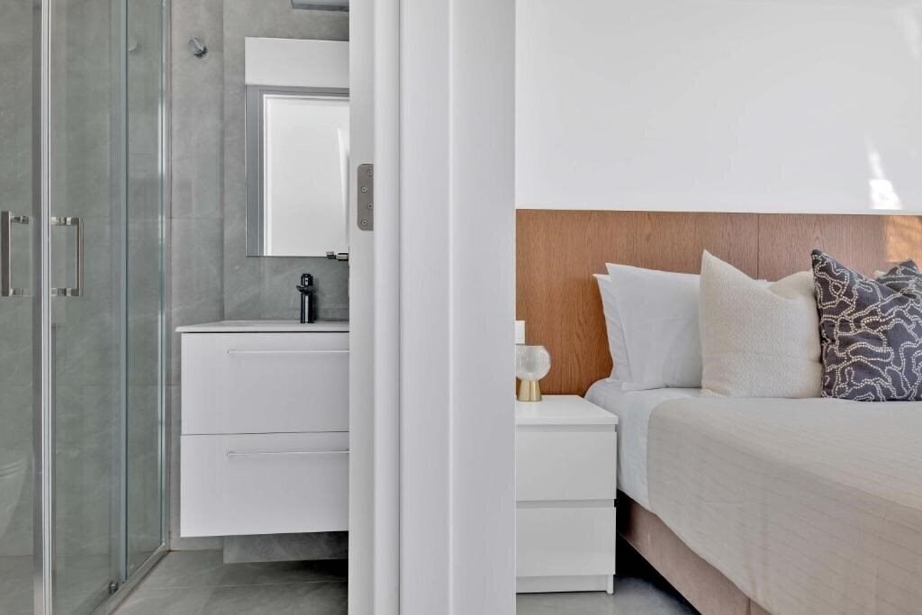 Картинка Phaedrus Living: Alkminis Seaview Suites Mare 3*