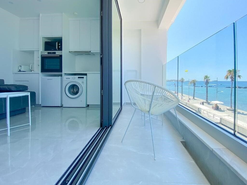 Отель Phaedrus Living: Marina Sea View Flat 214 Gold 3*