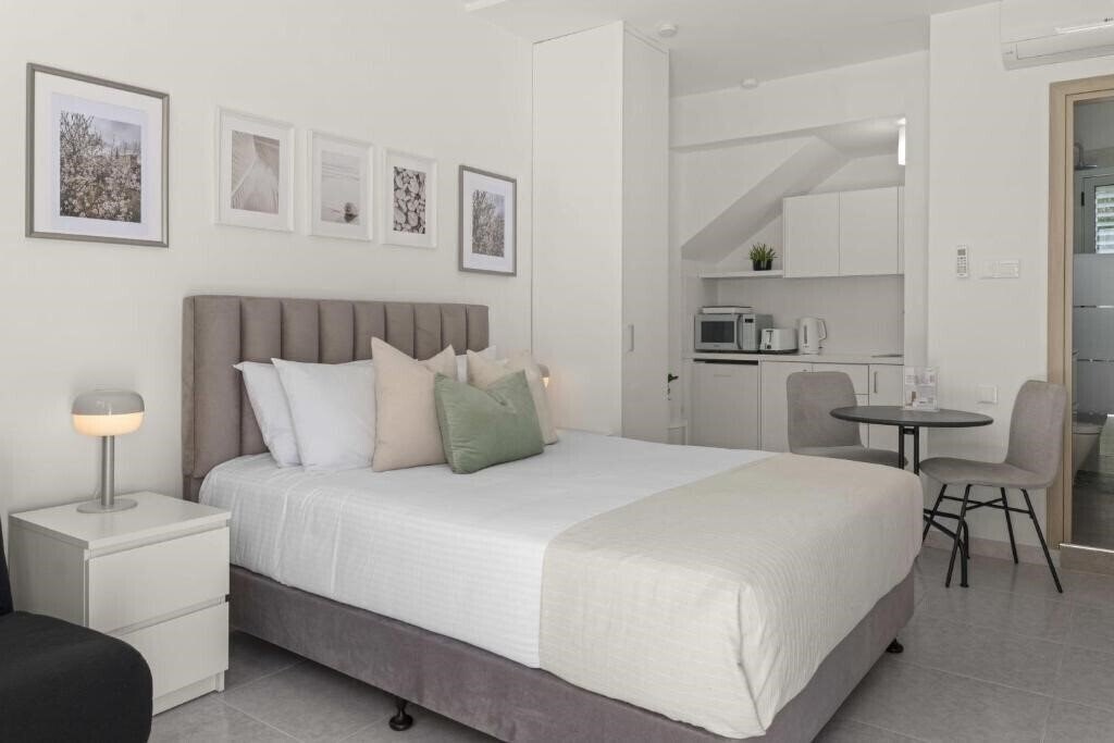 Готель Phaedrus Living: Alkminis Seaside Suites Sand 3*
