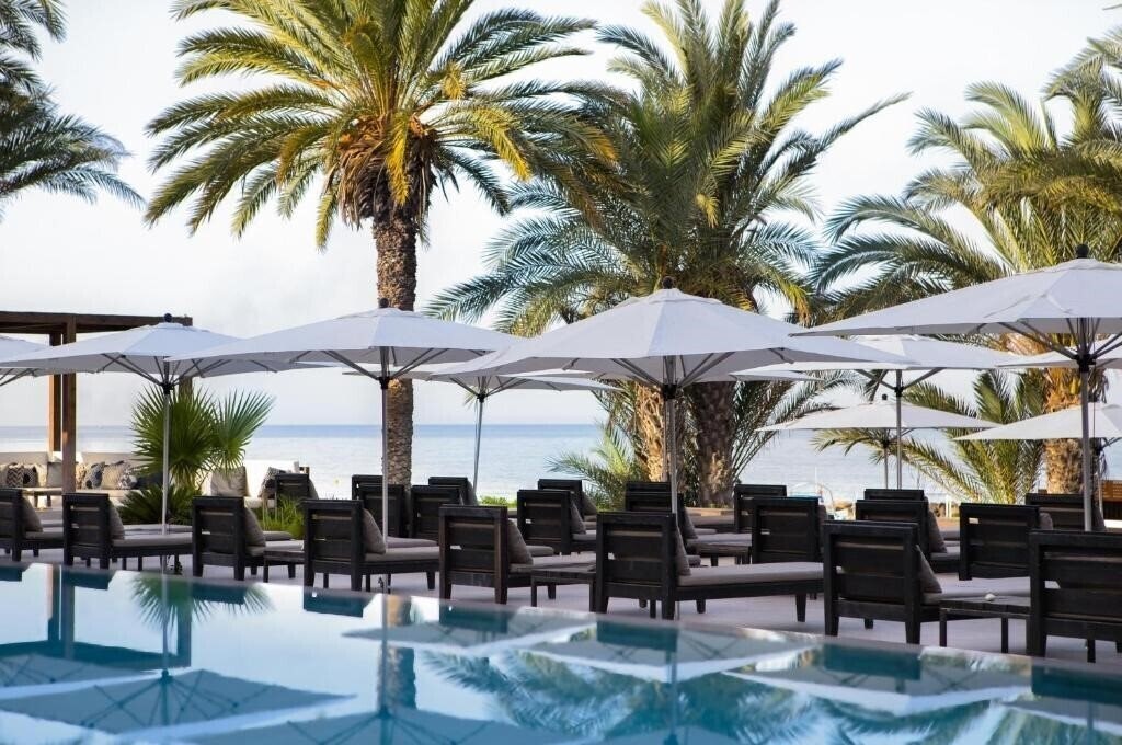 Готель Almyra 5*