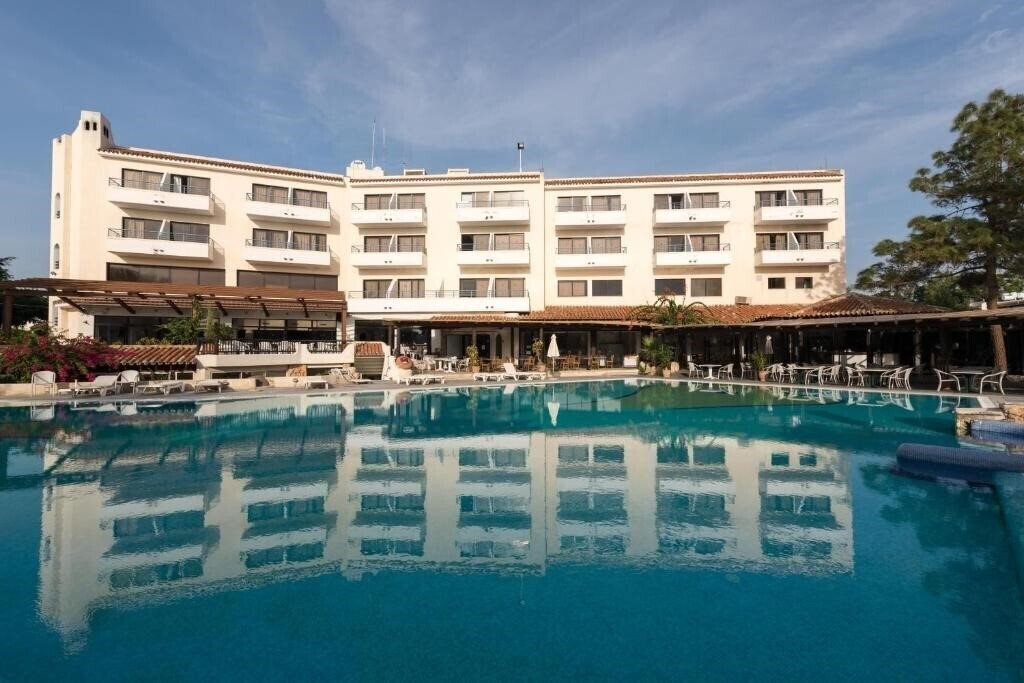 Отель Paphos Gardens Holiday Resort 3*