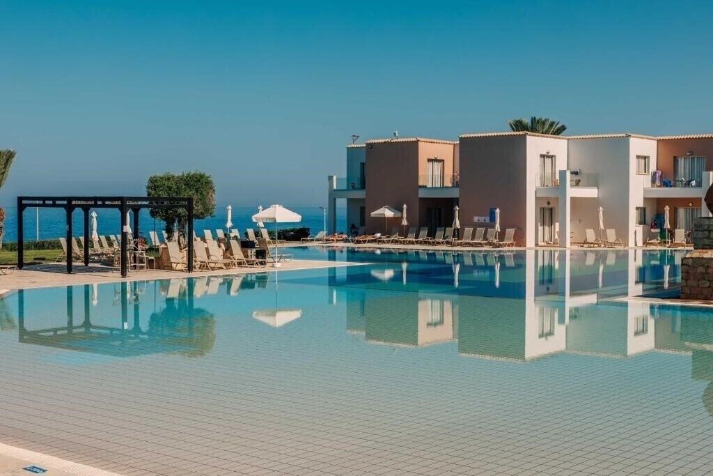 Готель Atlantica Akteon Holiday Village 4*