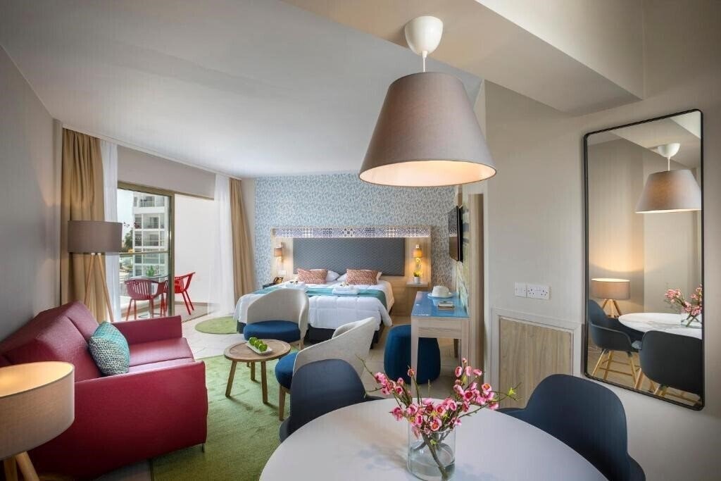 Фотографія Cyprotel Laura Beach Hotel 4*