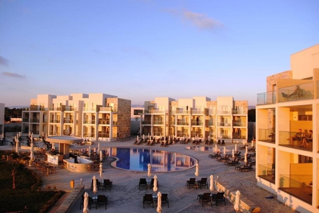 Фотография Amphora Hotel & Suites 4*