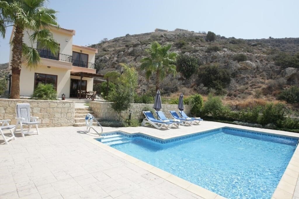 Отель Vineland Perigiali Villa 3*