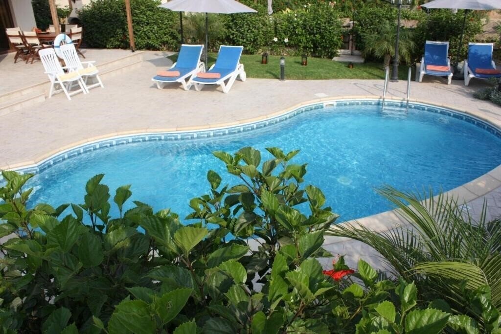 Отель Bay Villas 3*