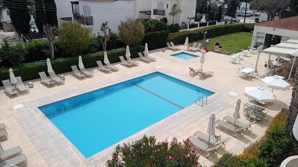Отель Mandalena Hotel Apartments 3*