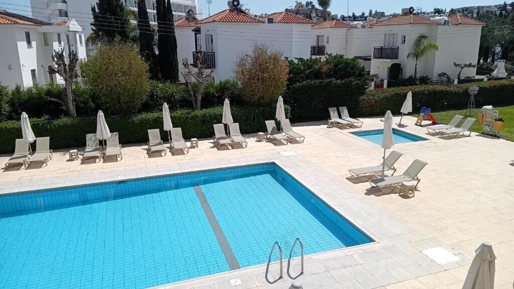 Фото Mandalena Hotel Apartments 3*