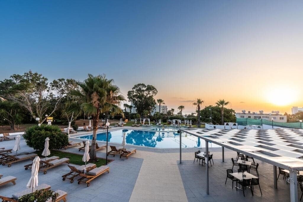 Фото Adelais Bay Hotel 3*