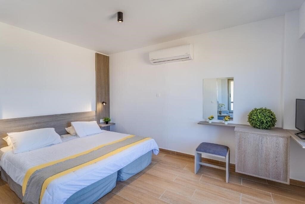 Фотографія Toxotis Hotel Apts 3*