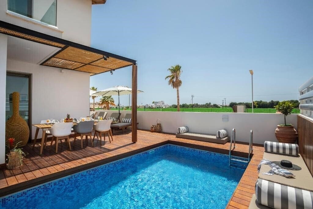 Готель Louis Chris Le Mare Villa вилла