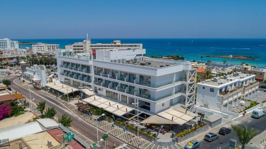 Отель Protaras Plaza 3*
