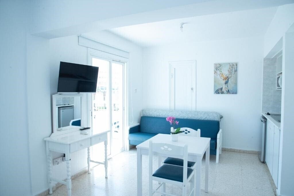 Зображення Flisvos Beach Apartments 2*