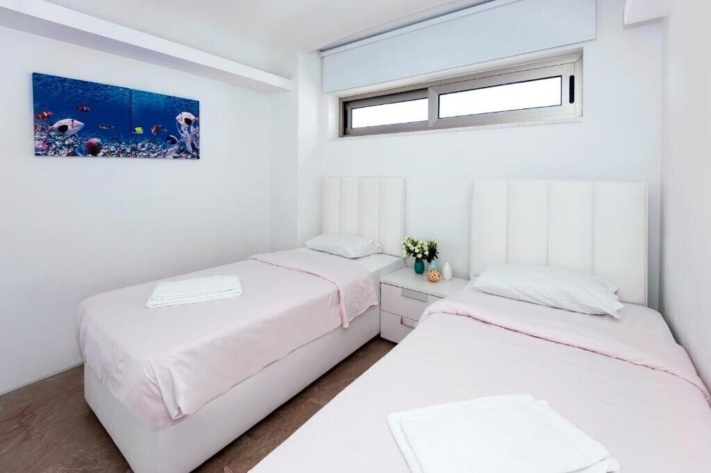 Фото Apartment Marisol - Beachfront 3*