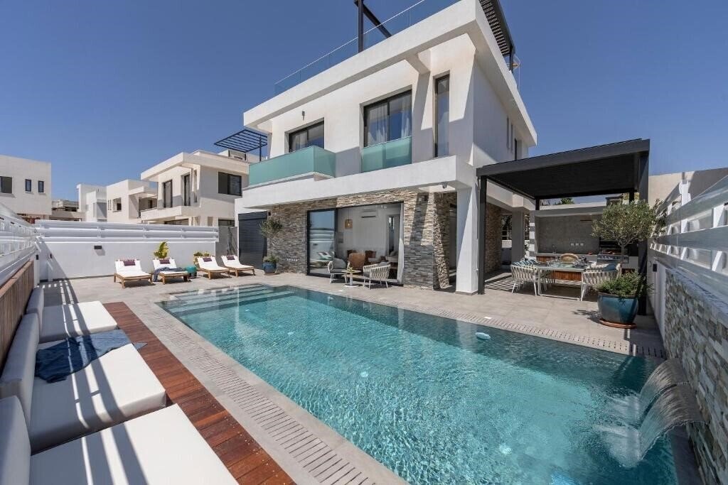 Фотография Chris Le Mare Gold Luxury Villa вилла