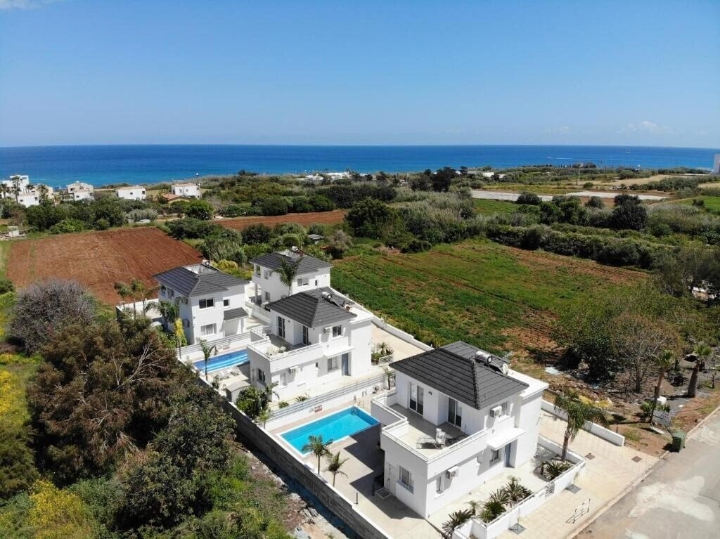 Фото Flouressia Gardens & Villas 2*