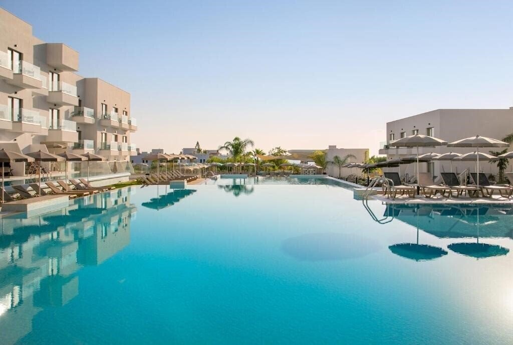 Отель Atlantica Aqua Blue Hotel 4*