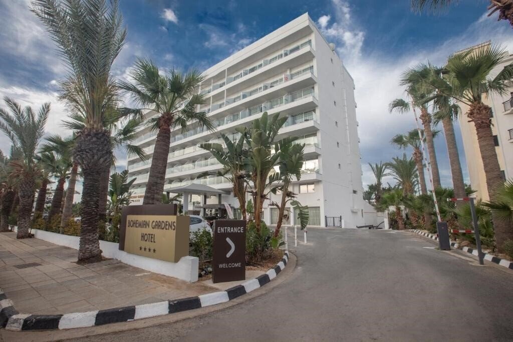 Фото Bohemian Gardens Hotel 4*