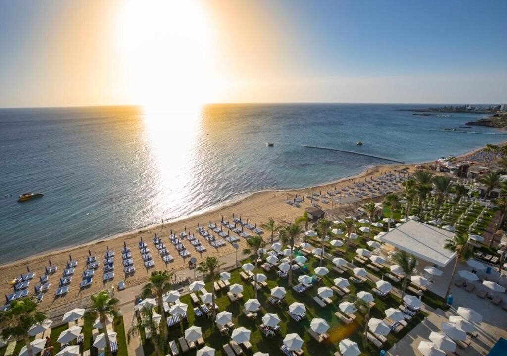 Готель Constantinos The Great Beach 5*