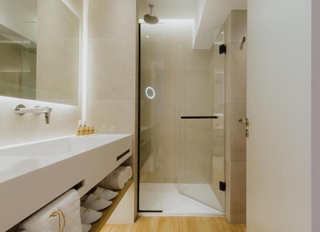 Фото Golden Coast 4*