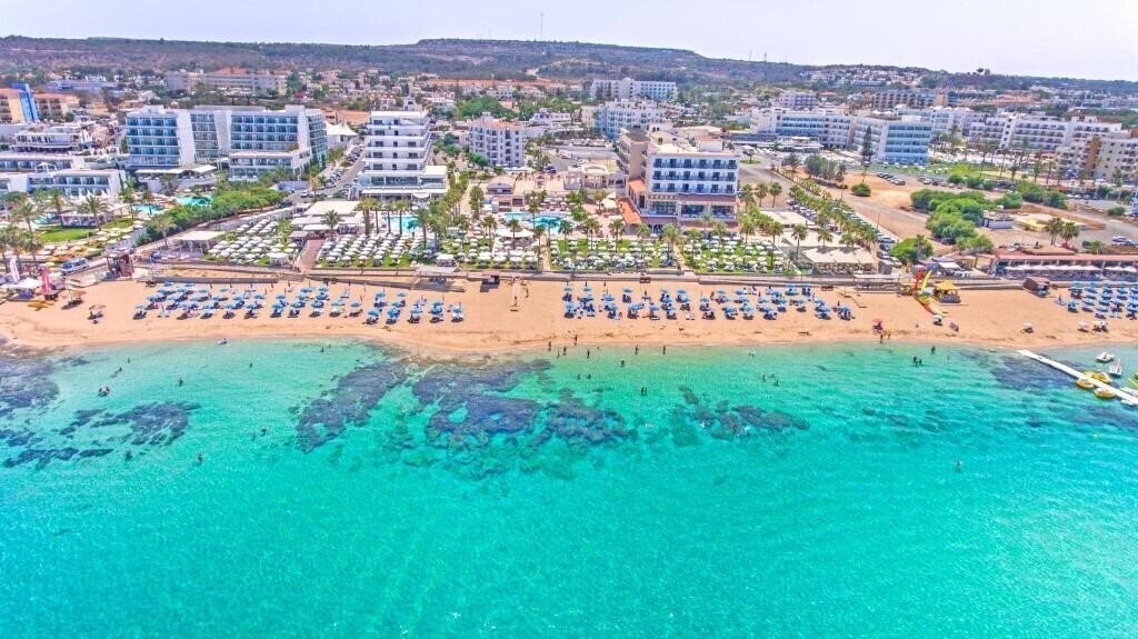 Готель Vrissiana Beach 4*