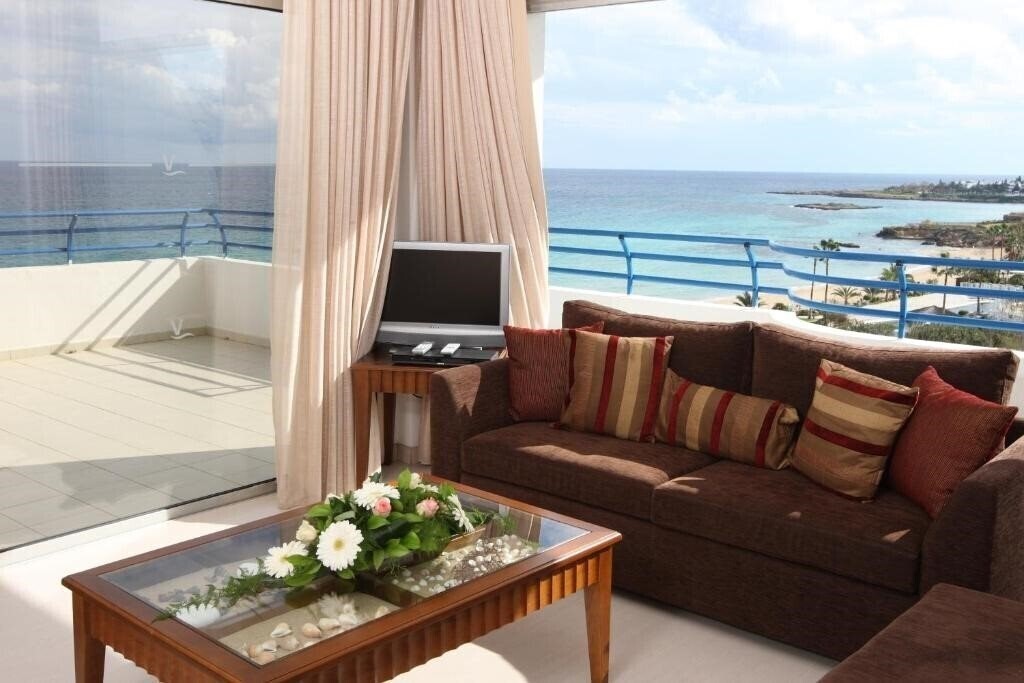 Фотография Vrissiana Beach 4*