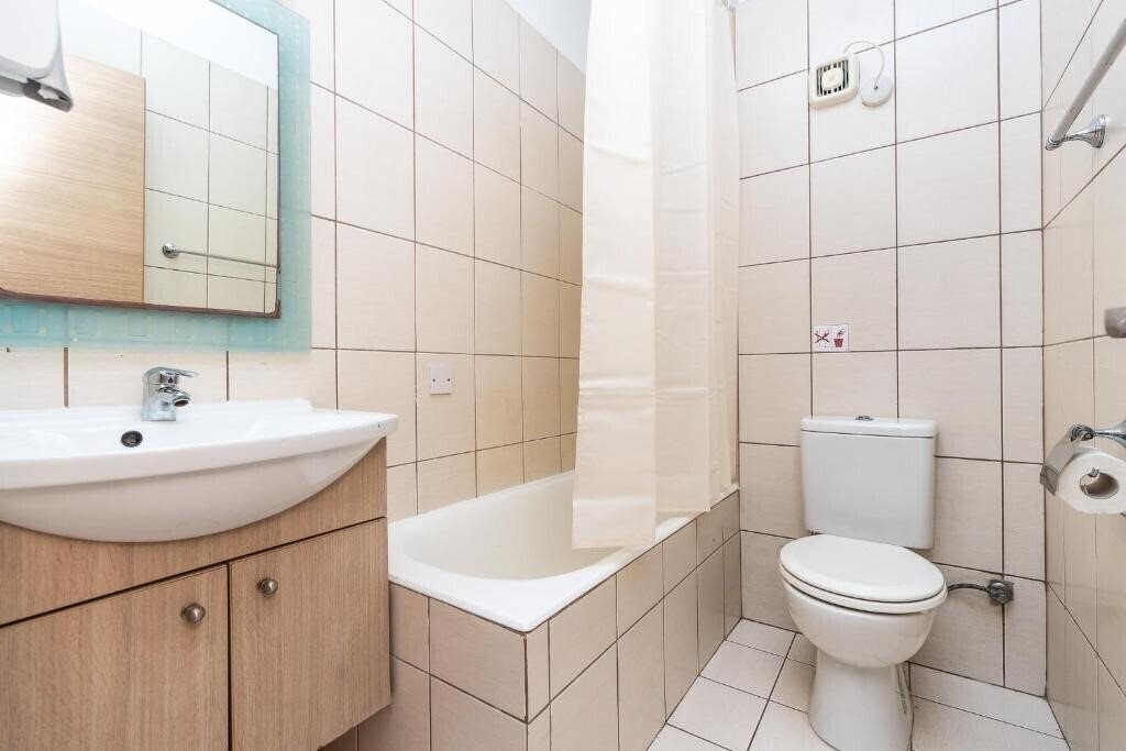 Фотографія Flora Hotel Apartments 4*