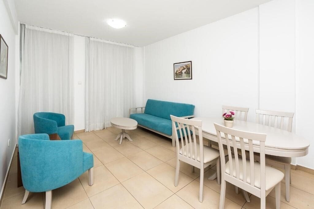 Зображення Flora Hotel Apartments 4*