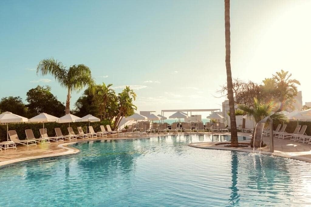 Отель Lantiana Gardens 4*