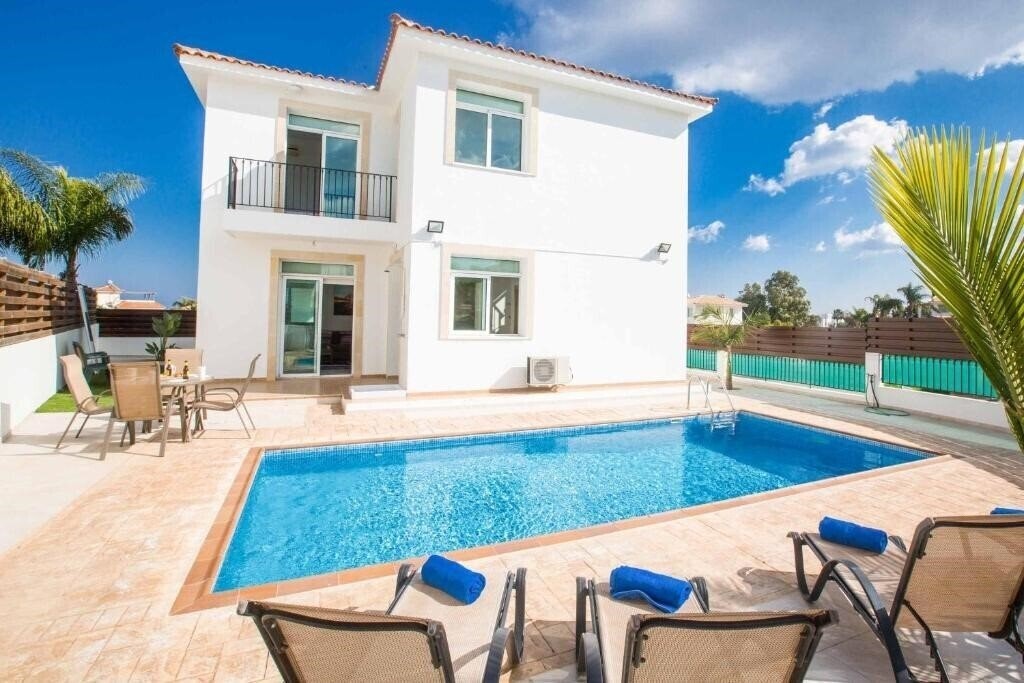 Готель Mesogios Villas 4*