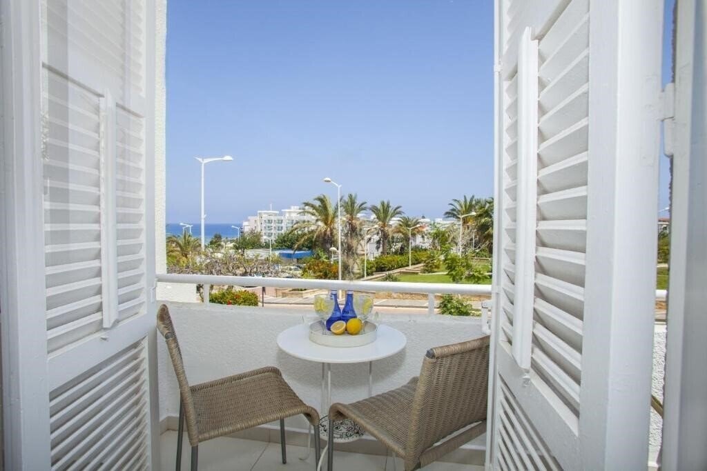 Готель Protaras Central Sunrise 3*