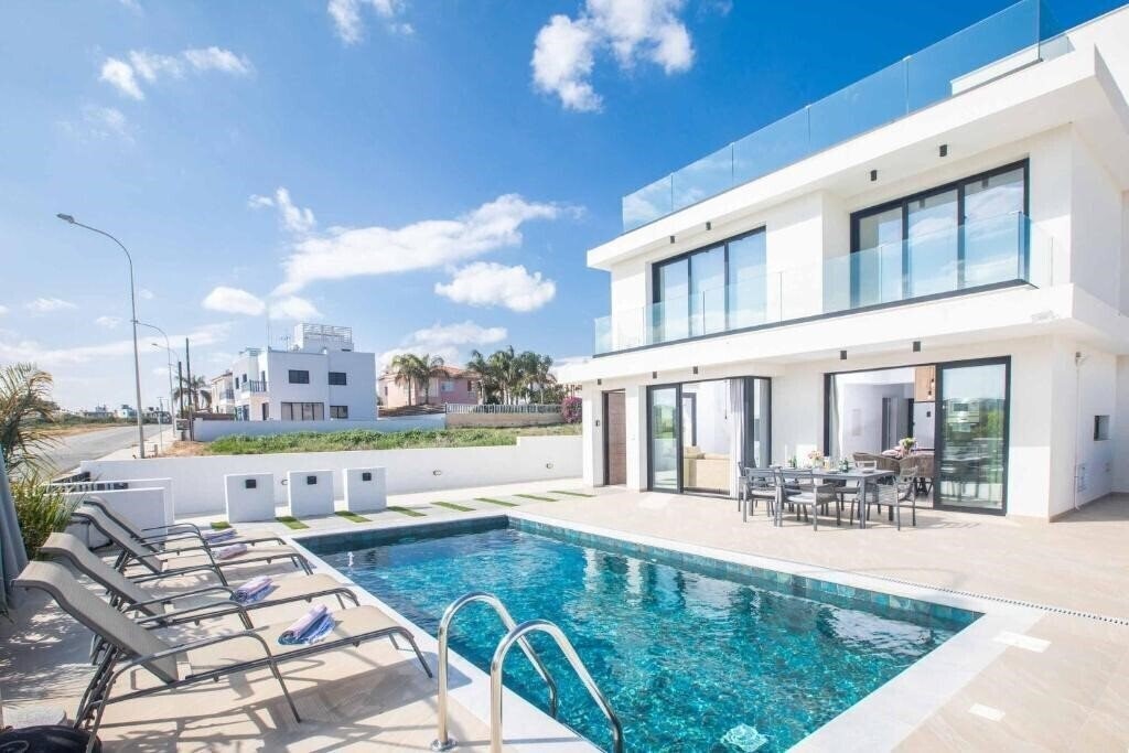 Готель Protaras Holiday Villa Cr5 4*