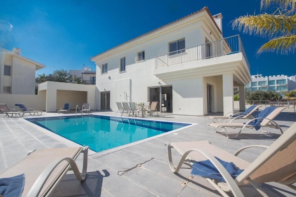 Готель Delfini Villas 4*