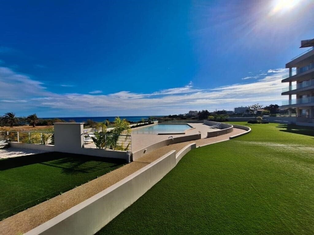 Фотографія Emerald Luxury Suites 4*