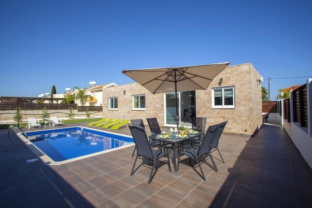 Отель Villa Hollywood 3*