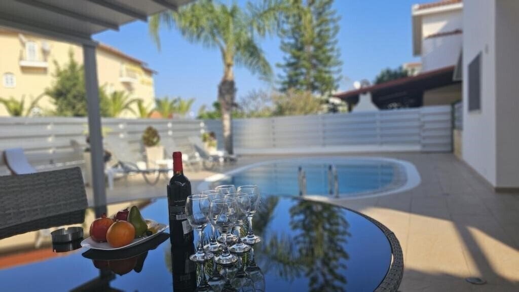 Готель Stay Princess Villa 3*