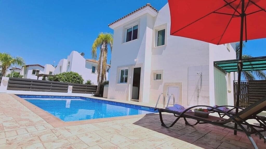 Фото Stay Sunny Bay Villa 3*