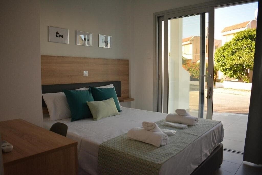 Фотография Green Bay Suites 3*
