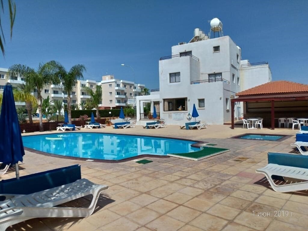 Отель Maricosta Hotel Apartments & Villas 3*