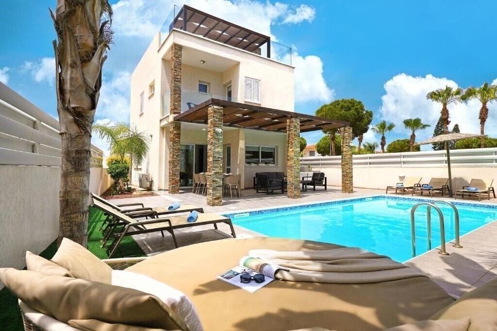 Отель Villa Anastasia - Fig Tree Bay Area 5*