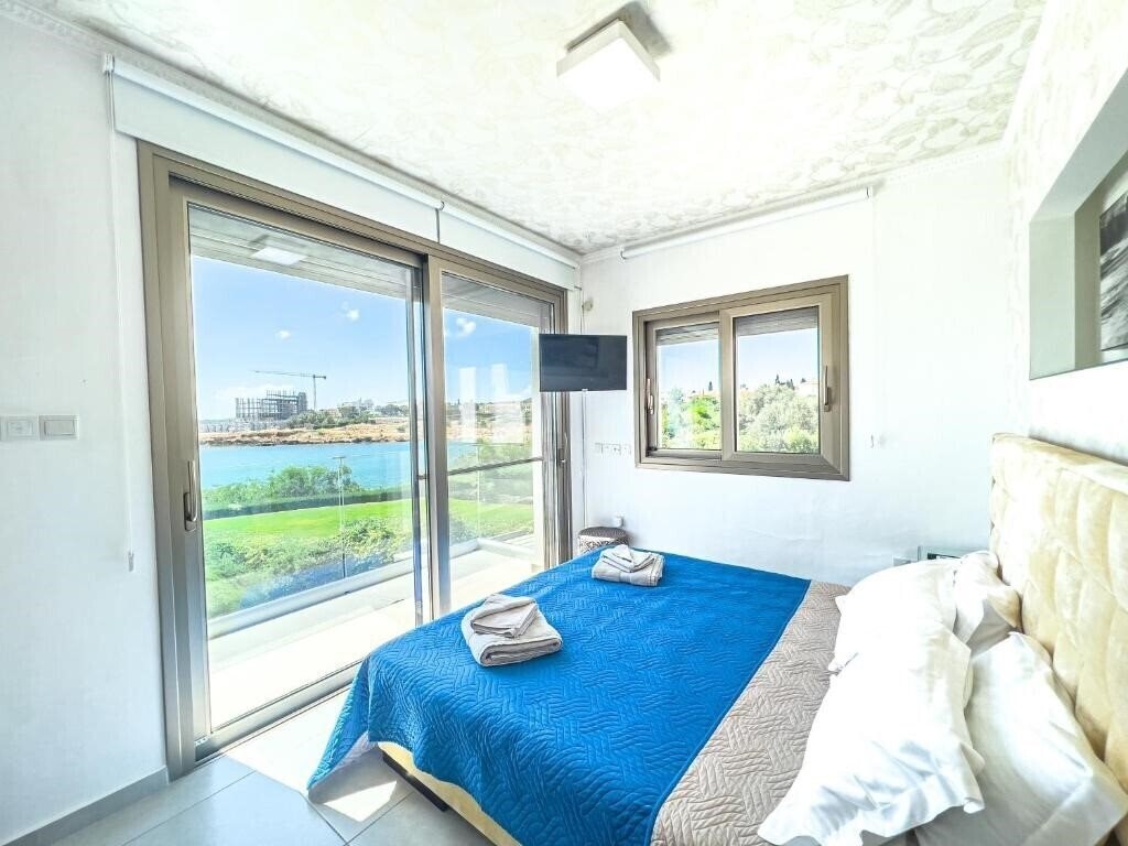 Фотография Erato Seafront Luxury Villa 2*