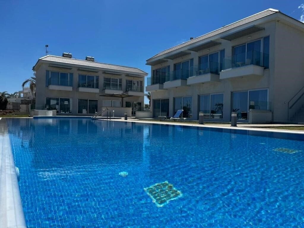 Фотография Ocean Suites Luxury Apartments 2*