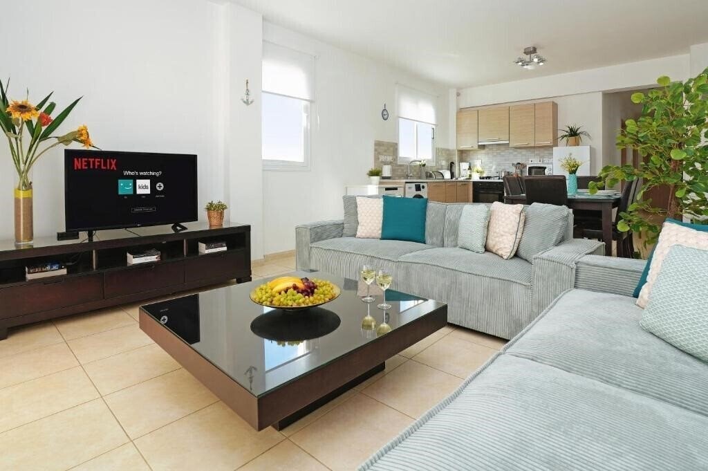 Отель Neraida - 2Bed Apart Walk To Kalamies Beach 2*