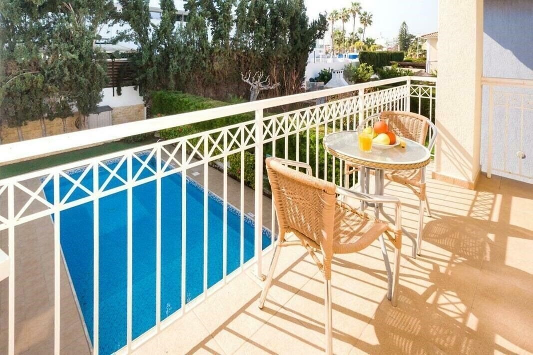 Картинка Villa Emily 2*