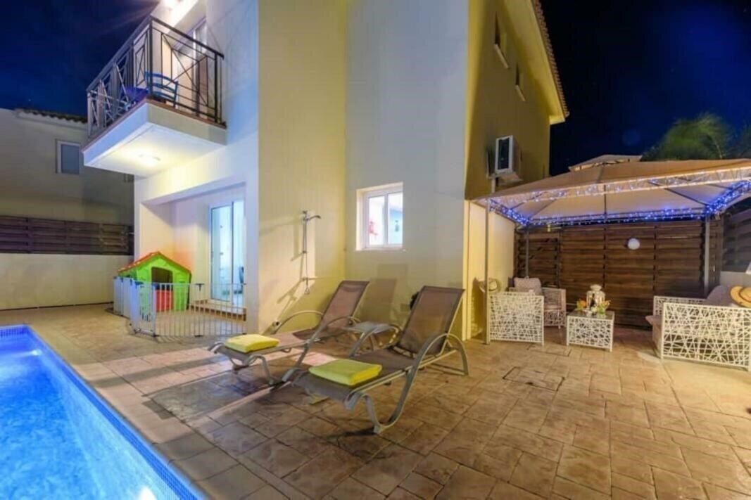 Отель Villa Emily 2*